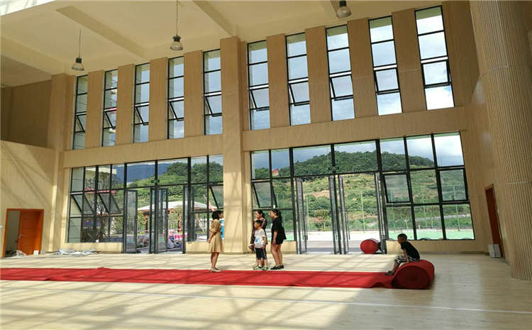 柞木乒乓球館木地板一般多少錢(qián)？
